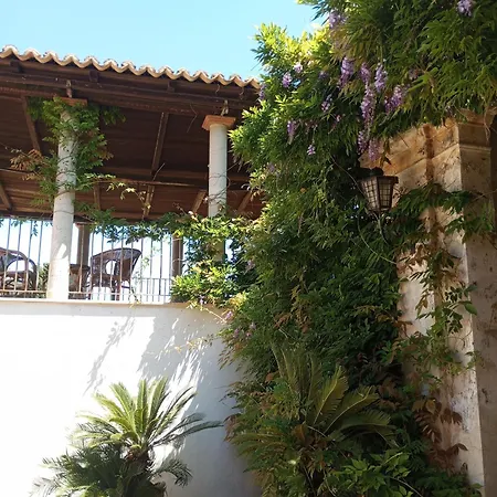 Florio Parghelia ゲストハウス