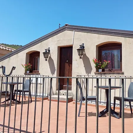 Florio Parghelia ゲストハウス