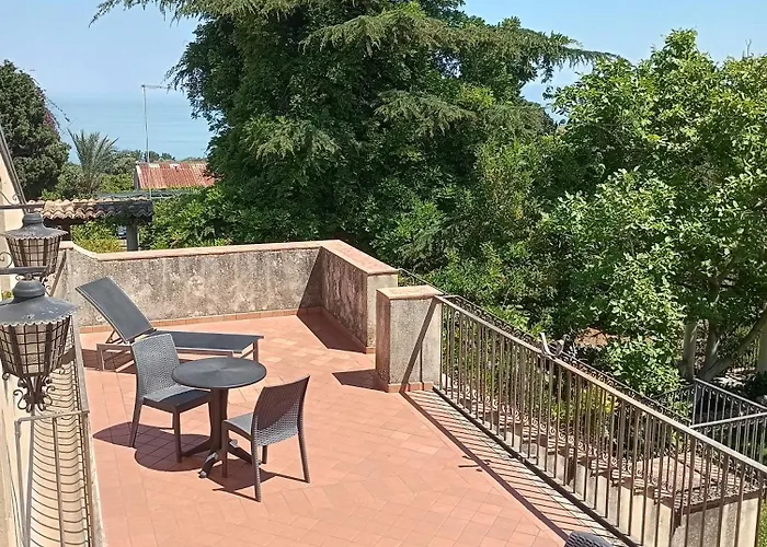 Florio Parghelia בית הארחה *