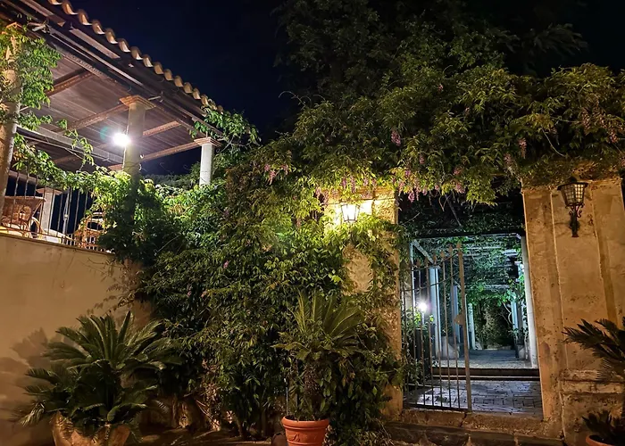 Florio Parghelia בית הארחה *